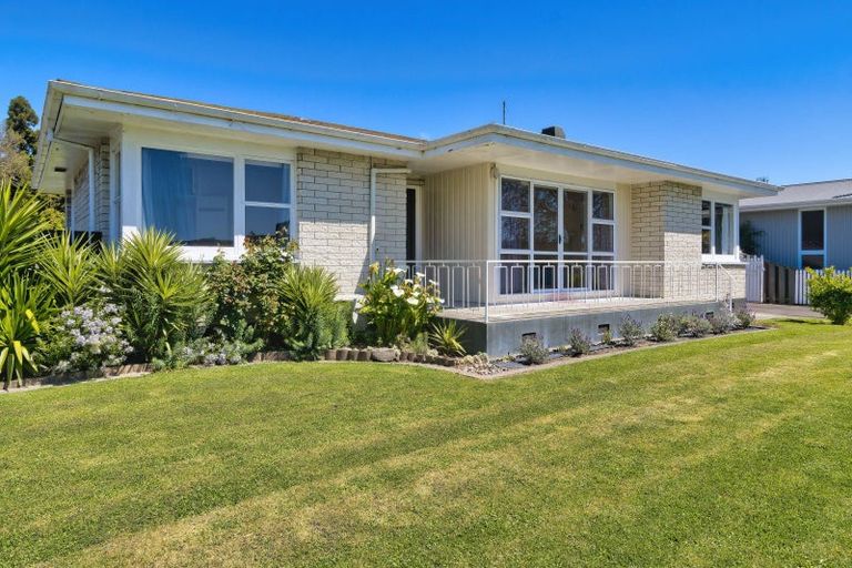 Photo of property in 19 Flaxmere Avenue, Flaxmere, Hastings, 4120