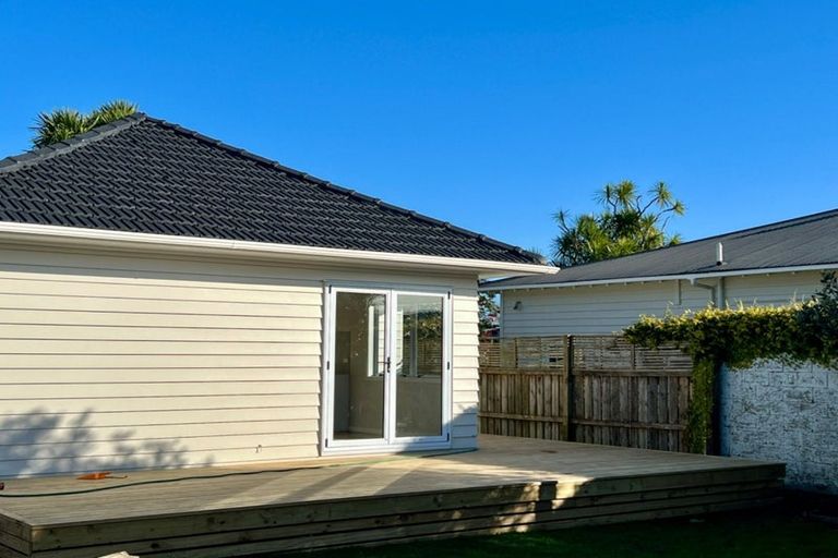 Photo of property in 2/55 Aramoana Avenue, Devonport, Auckland, 0624