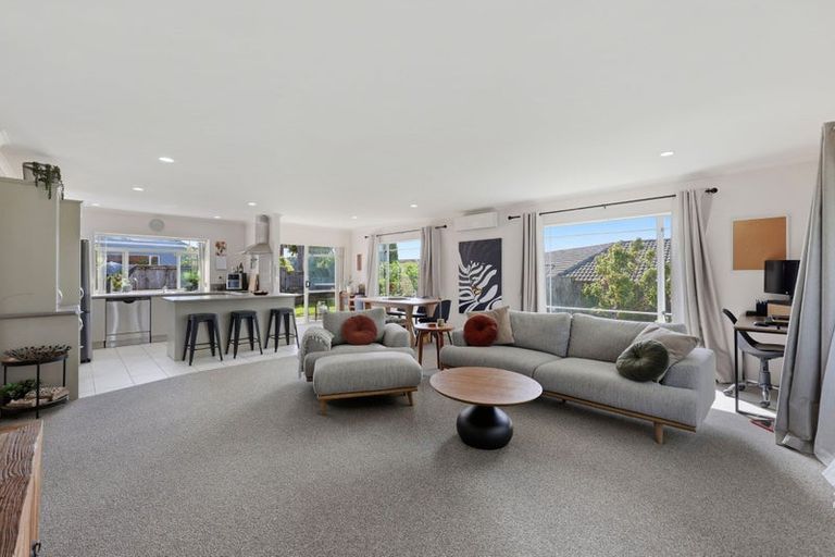 Photo of property in 32 Highfields Terrace, Henderson, Auckland, 0612