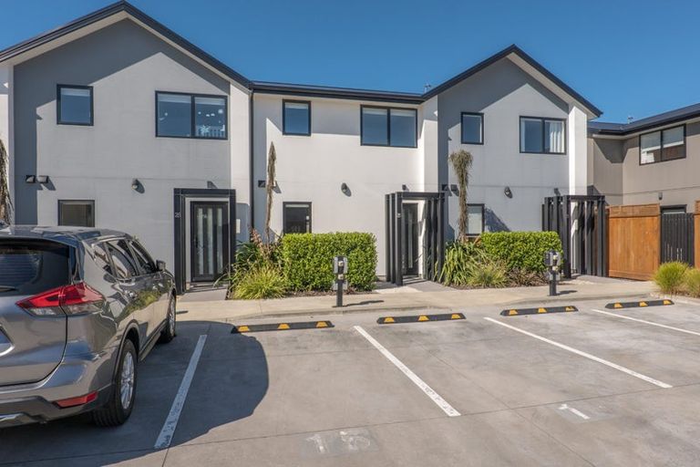 Photo of property in 15/25 Hargest Crescent, Sydenham, Christchurch, 8023