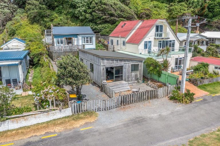 Photo of property in 27 Ocean Parade, Pukerua Bay, 5026