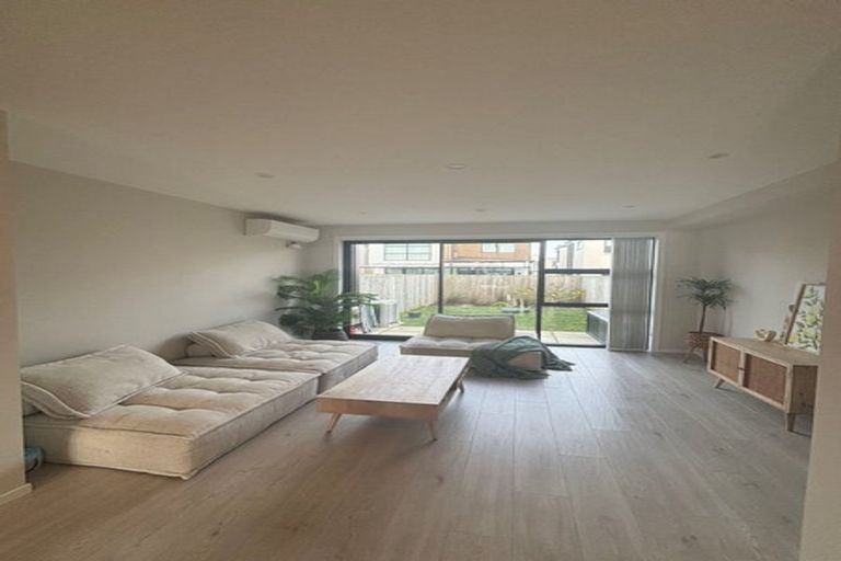 Photo of property in 15 Desalt Drive, Hobsonville, Auckland, 0616