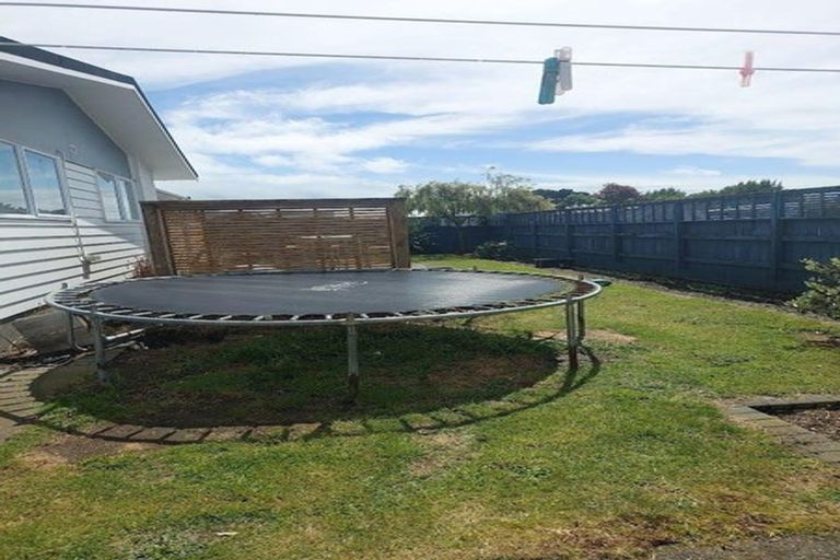 Photo of property in 76 Gray Avenue, Paraparaumu Beach, Paraparaumu, 5032