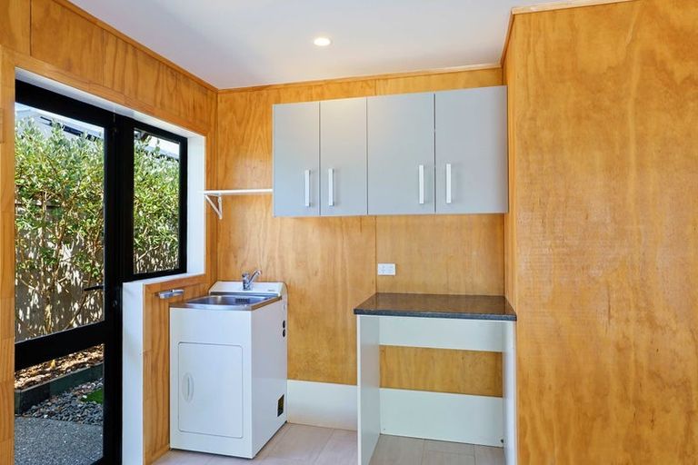 Photo of property in 7 Mahia Lane, Waikanae, 5036