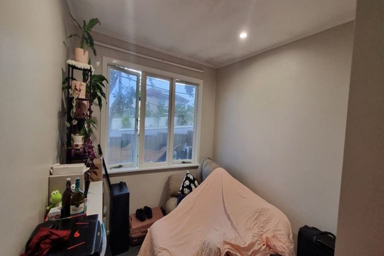 Photo of property in 17c Arran Road, Browns Bay, Auckland, 0630