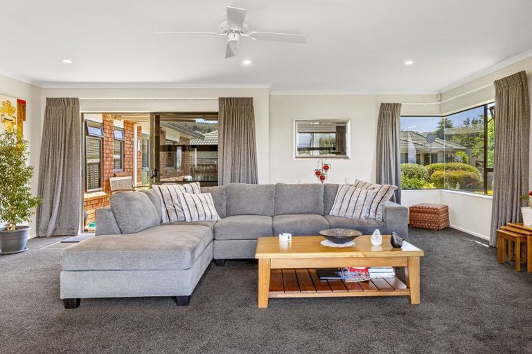 Photo of property in 25 Kinder Street, Acacia Bay, Taupo, 3330