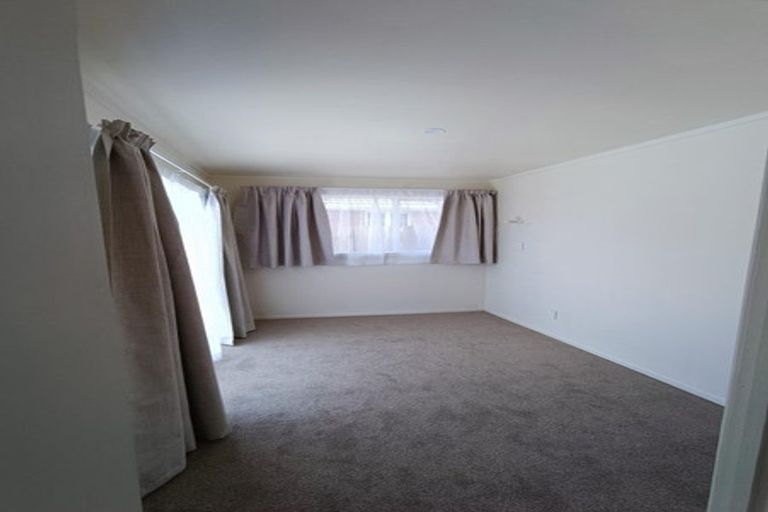 Photo of property in 2/39 Woodglen Road, Glen Eden, Auckland, 0602