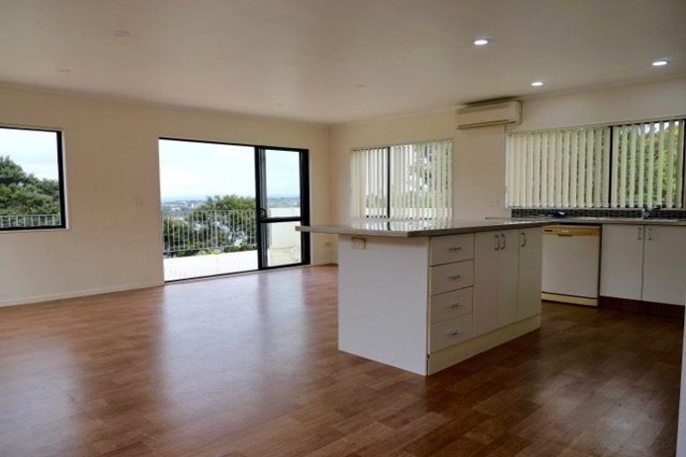 Photo of property in 32 Marae Road, Greenhithe, Auckland, 0632