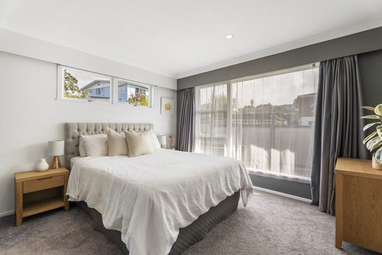 Photo of property in 13 Red Beach Road, Red Beach, 0932