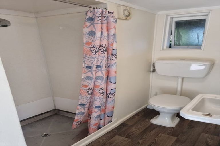 Photo of property in 16 Borlase Street, Brooklyn, Wellington, 6021