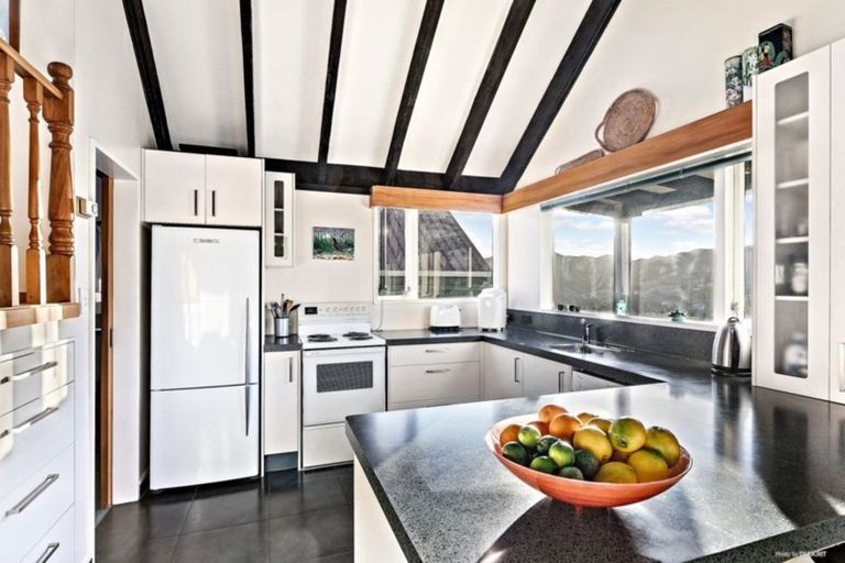 Photo of property in 7 Indira Place, Khandallah, Wellington, 6035