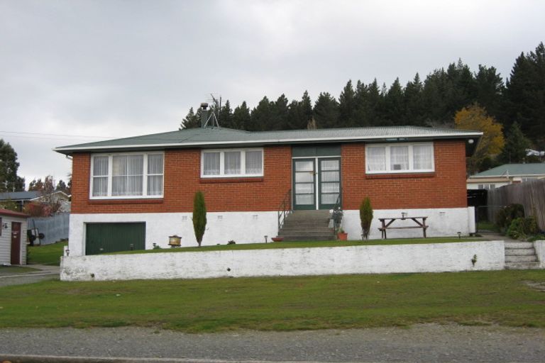 Photo of property in 68 Salcombe Street, Kaitangata, 9210