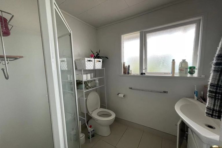 Photo of property in 83 Archmillen Avenue, Pakuranga Heights, Auckland, 2010