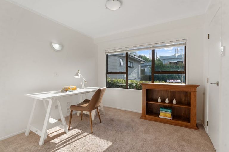 Photo of property in 1/23 Park Rise, Campbells Bay, Auckland, 0630
