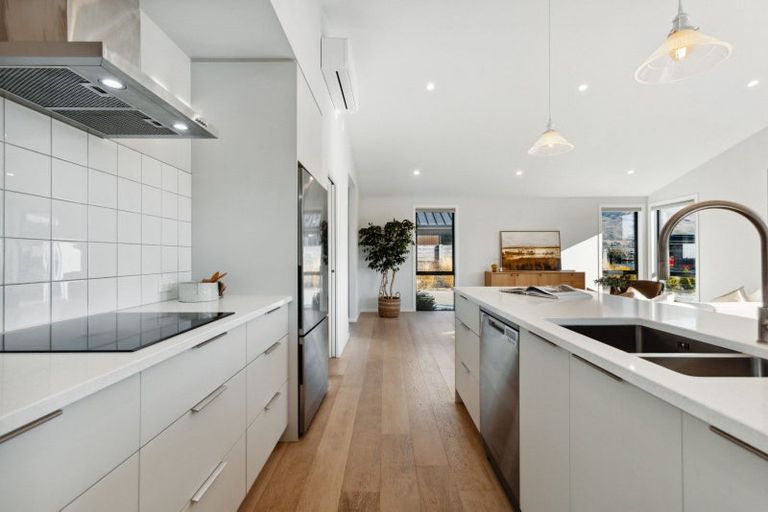 Photo of property in 6 Campbell Road, Wanaka, 9305