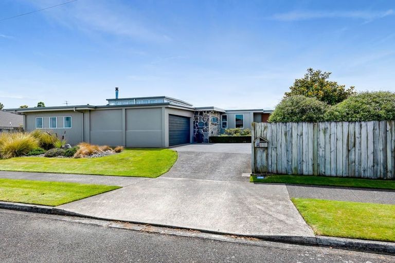 Photo of property in 28 Maire Street, Hawera, 4610