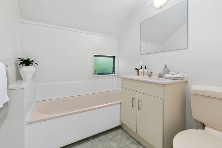 Photo of property in 2/69a Chivalry Road, Glenfield, Auckland, 0629