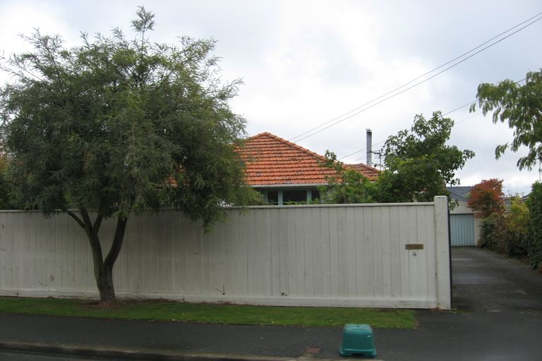 Photo of property in 4 Lothian Street, Ilam, Christchurch, 8041