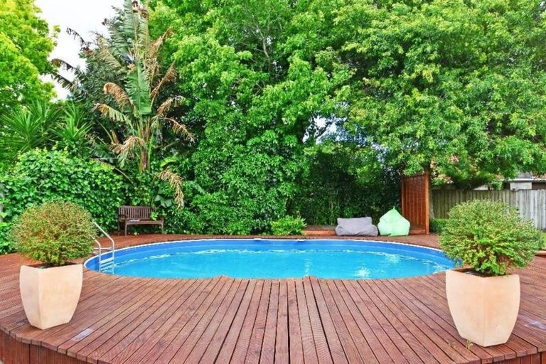 Photo of property in 22 Perotti Place, Conifer Grove, Takanini, 2112