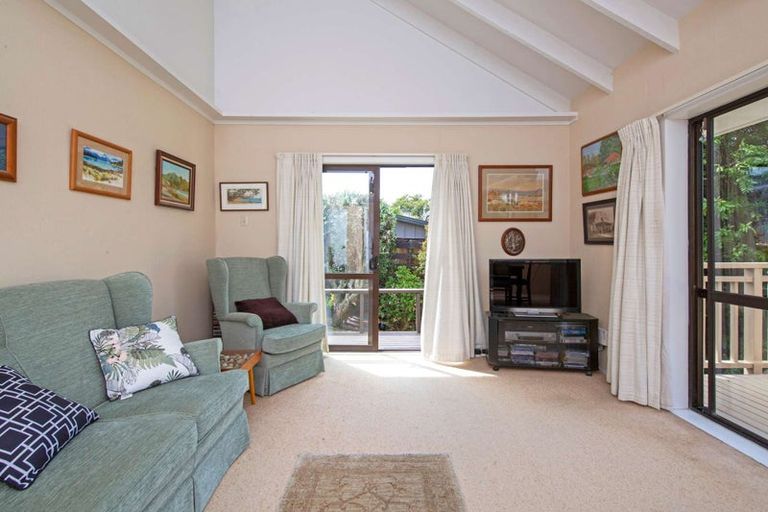 Photo of property in 2/42 Minerva Terrace, Cockle Bay, Auckland, 2014