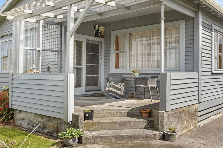 Photo of property in 79 Brougham Street, Westport, 7825