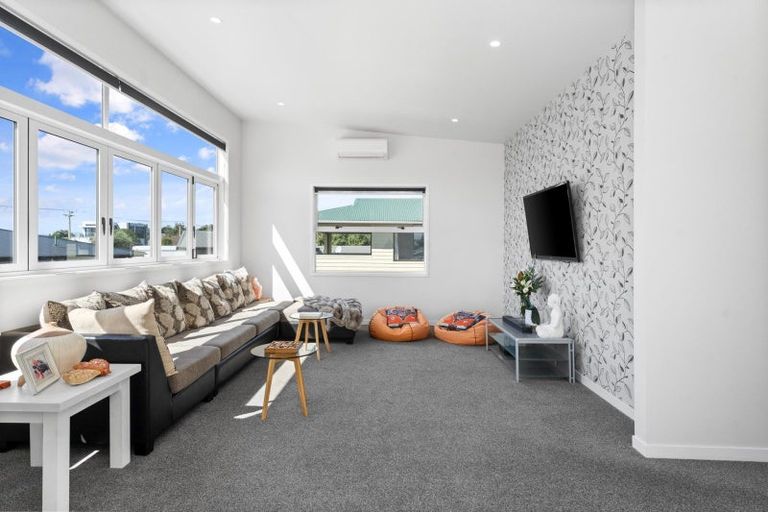 Photo of property in 22a Karewa Parade, Papamoa Beach, Papamoa, 3118