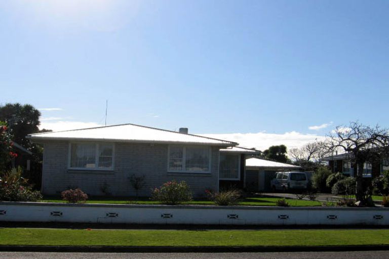 Photo of property in 15 Henare Street, West End, Palmerston North, 4412