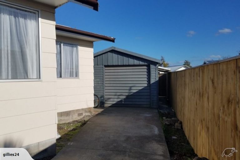Photo of property in 18 Cumberland Place, Kelvin Grove, Palmerston North, 4414