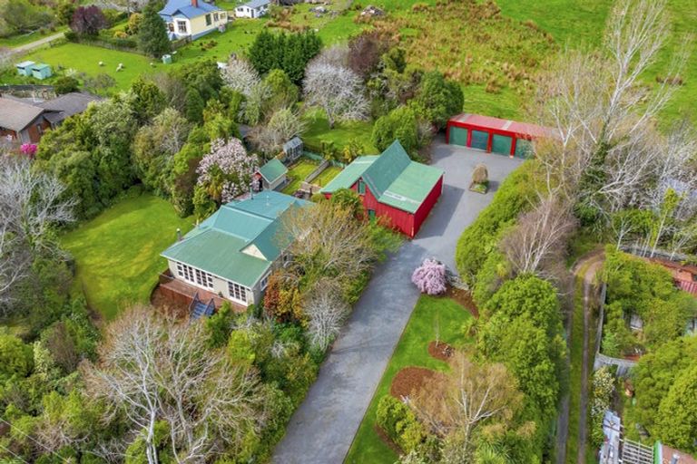 Photo of property in 4498 Christchurch Akaroa Road, Little River, 7591