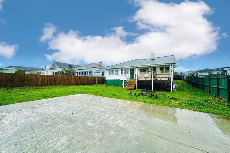 Photo of property in 374 Lake Road, Takapuna, Auckland, 0622