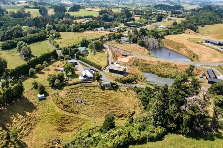 Photo of property in 206 Henwood Road, Paraite, New Plymouth, 4372