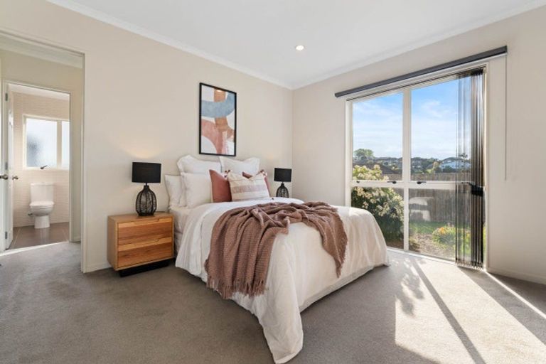 Photo of property in 6 Waynes Place, Pukekohe, 2120