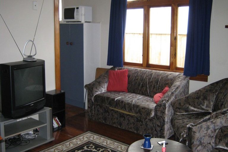 Photo of property in 43 Lyndhurst Street, Takaro, Palmerston North, 4412