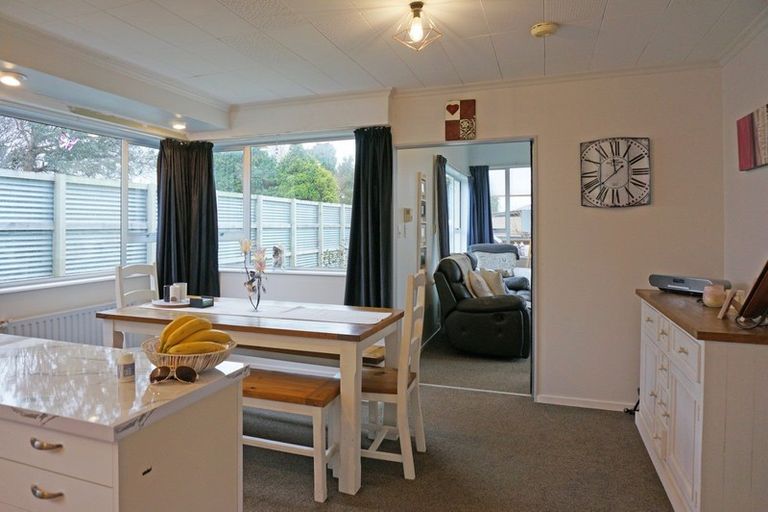 Photo of property in 61 Mauchline Street, Wallacetown, 9816