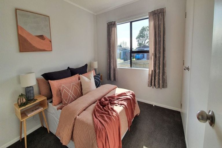 Photo of property in 10 Skye Street, Levin, 5510