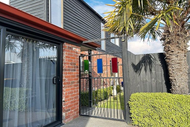 Photo of property in 2/12 Brittan Street, Linwood, Christchurch, 8011