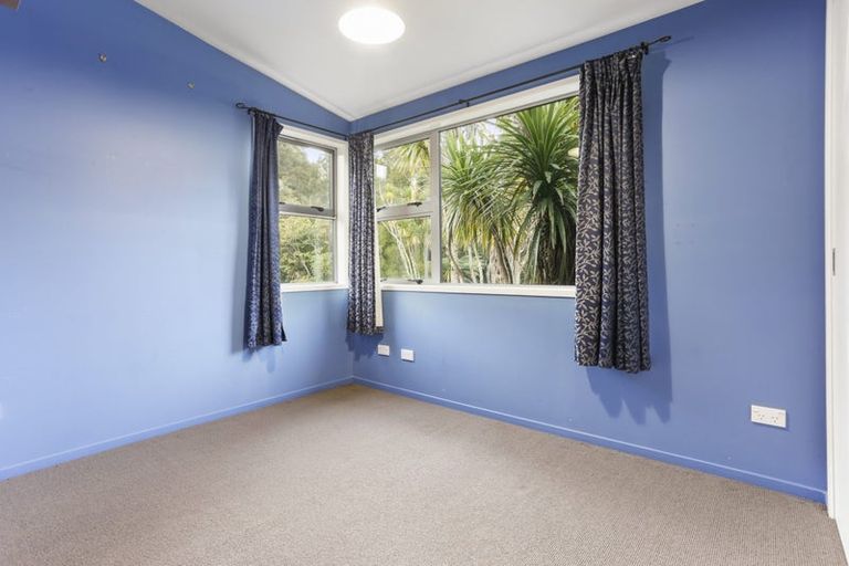 Photo of property in 8 Rimu Road, Oratia, Auckland, 0604