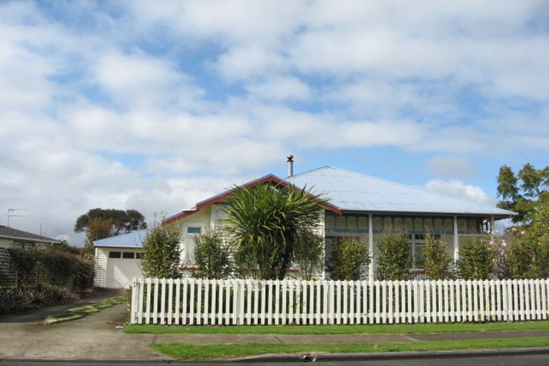 Photo of property in 43 Takiroa Street, Urenui, 4375