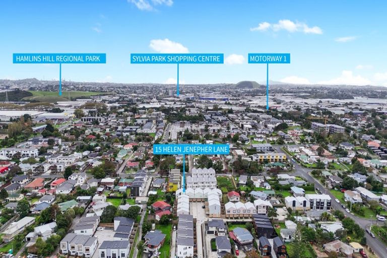 Photo of property in 15 Helen Jenepher Lane, Mount Wellington, Auckland, 1062