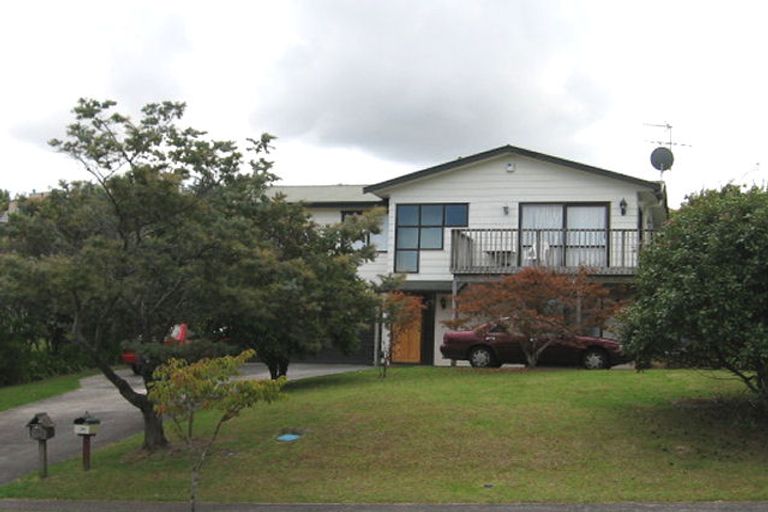 Photo of property in 136 West Harbour Drive, West Harbour, Auckland, 0618