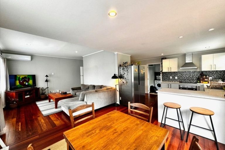 Photo of property in 13a Nandana Drive, Glen Eden, Auckland, 0602