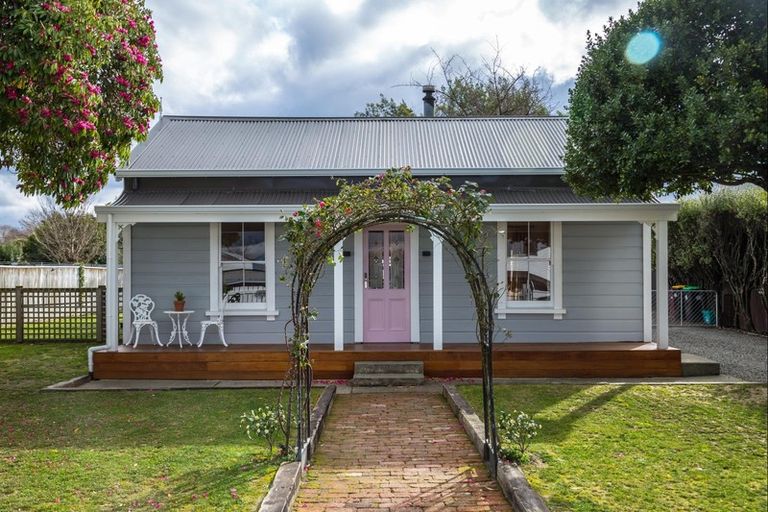 Photo of property in 234 Main Street, Greytown, 5712