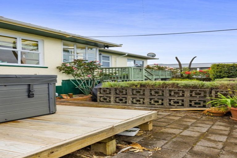 Photo of property in 46 Browne Street, Waitara, 4320