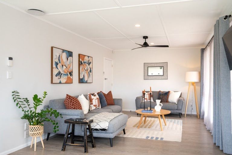 Photo of property in 17 Lipscombe Crescent, Havelock North, 4130