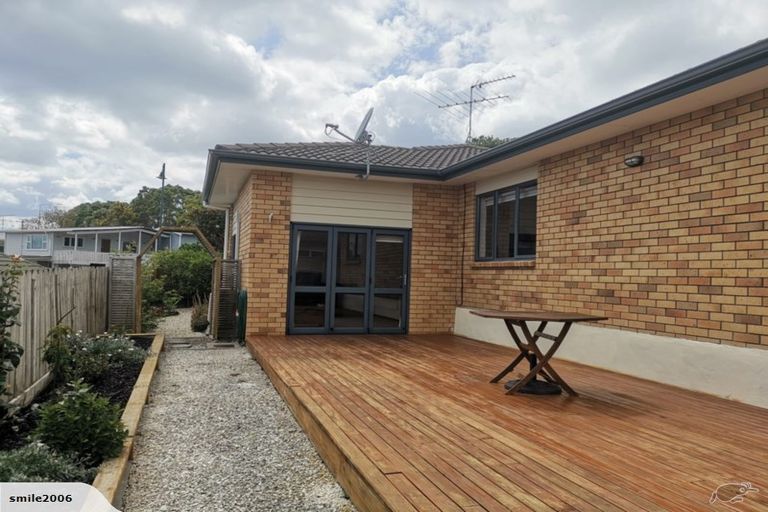 Photo of property in 6 Jelas Road, Red Beach, 0932