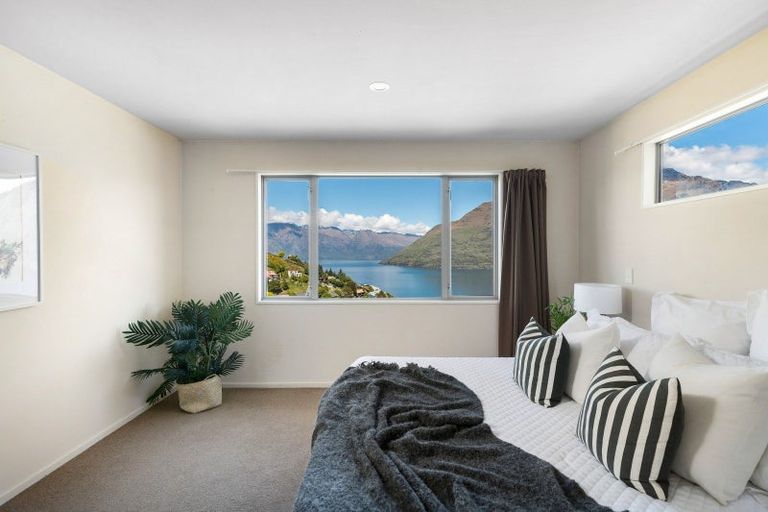 Photo of property in 59 Dart Place, Fernhill, Queenstown, 9300
