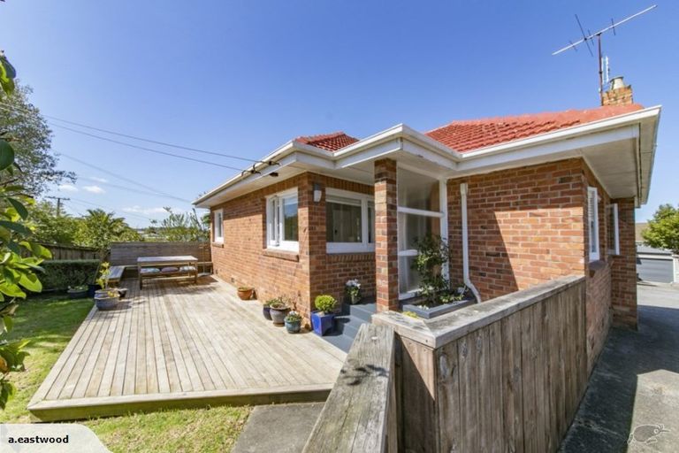 Photo of property in 29 Wallath Road, Onehunga, Auckland, 1061
