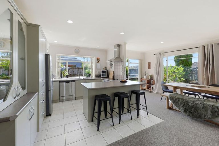 Photo of property in 32 Highfields Terrace, Henderson, Auckland, 0612