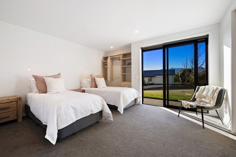 Photo of property in 20 Infinity Drive, Wanaka, 9305