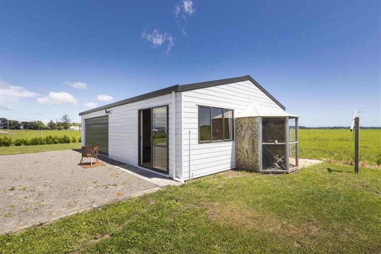 Photo of property in 628 Parewanui Road, Bulls, 4894